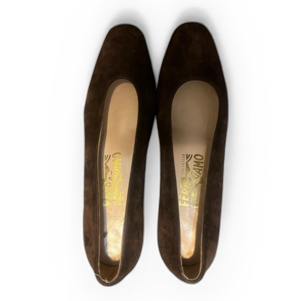 vintage Salvatore Ferragamo brown suede pumps